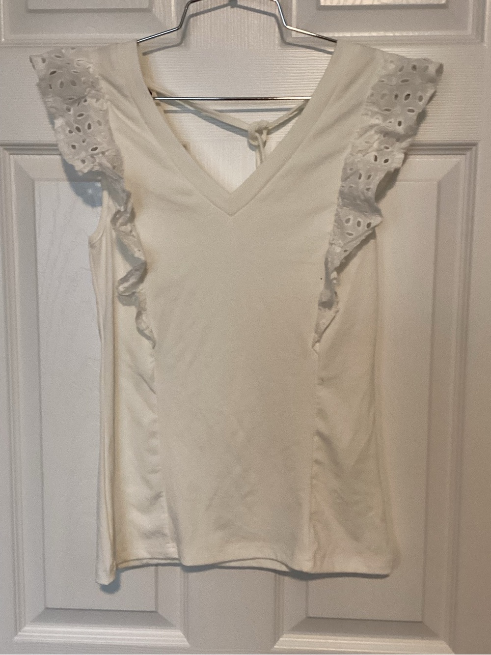 SHEIN White V-Neck Ruffle Eyelet Tie-Back Tank